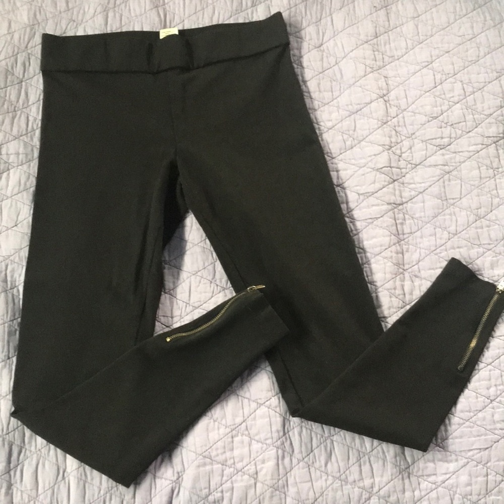 Willow and Clay Black Leggings with Zippers